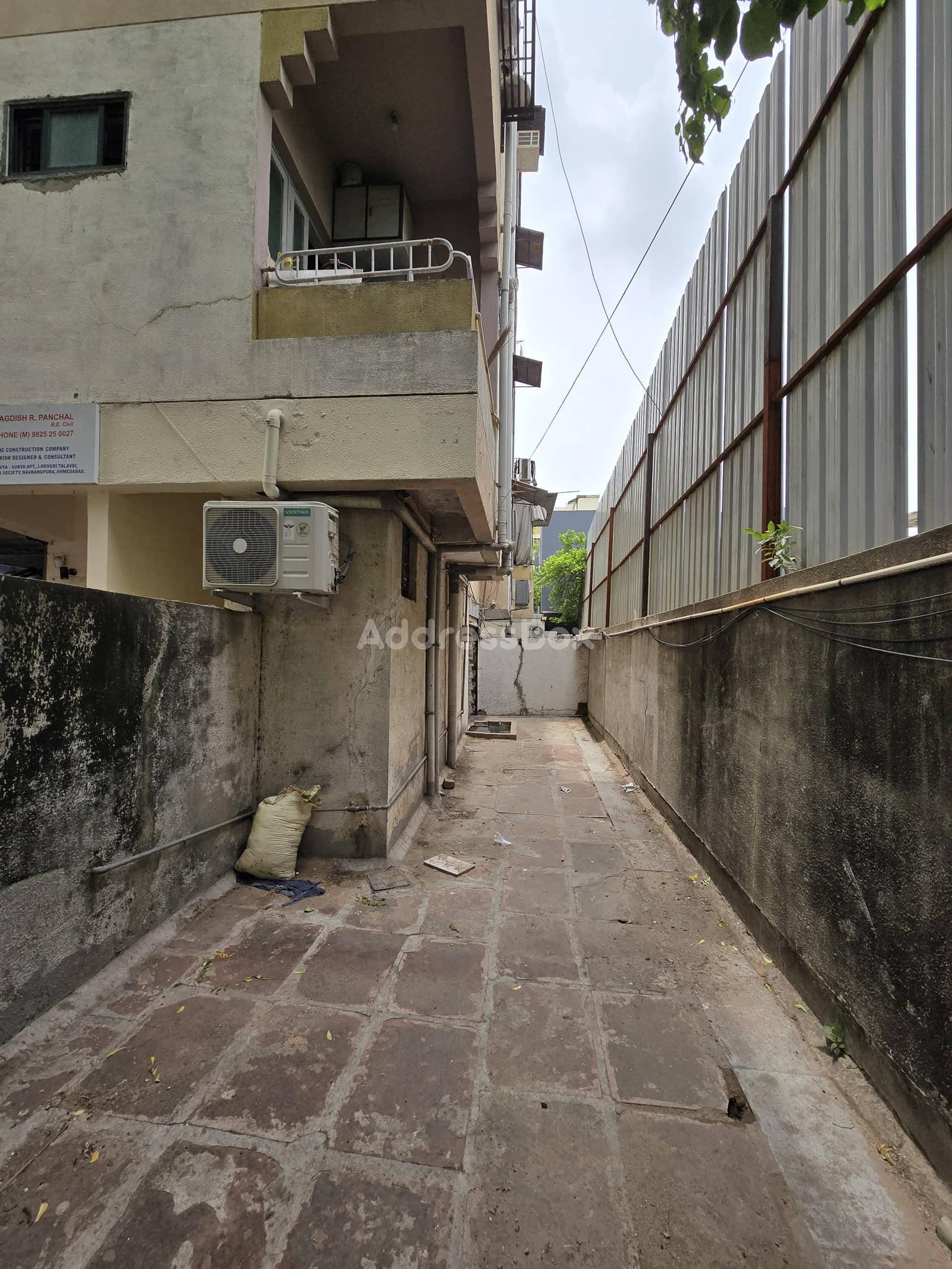 Surya Apartment photo