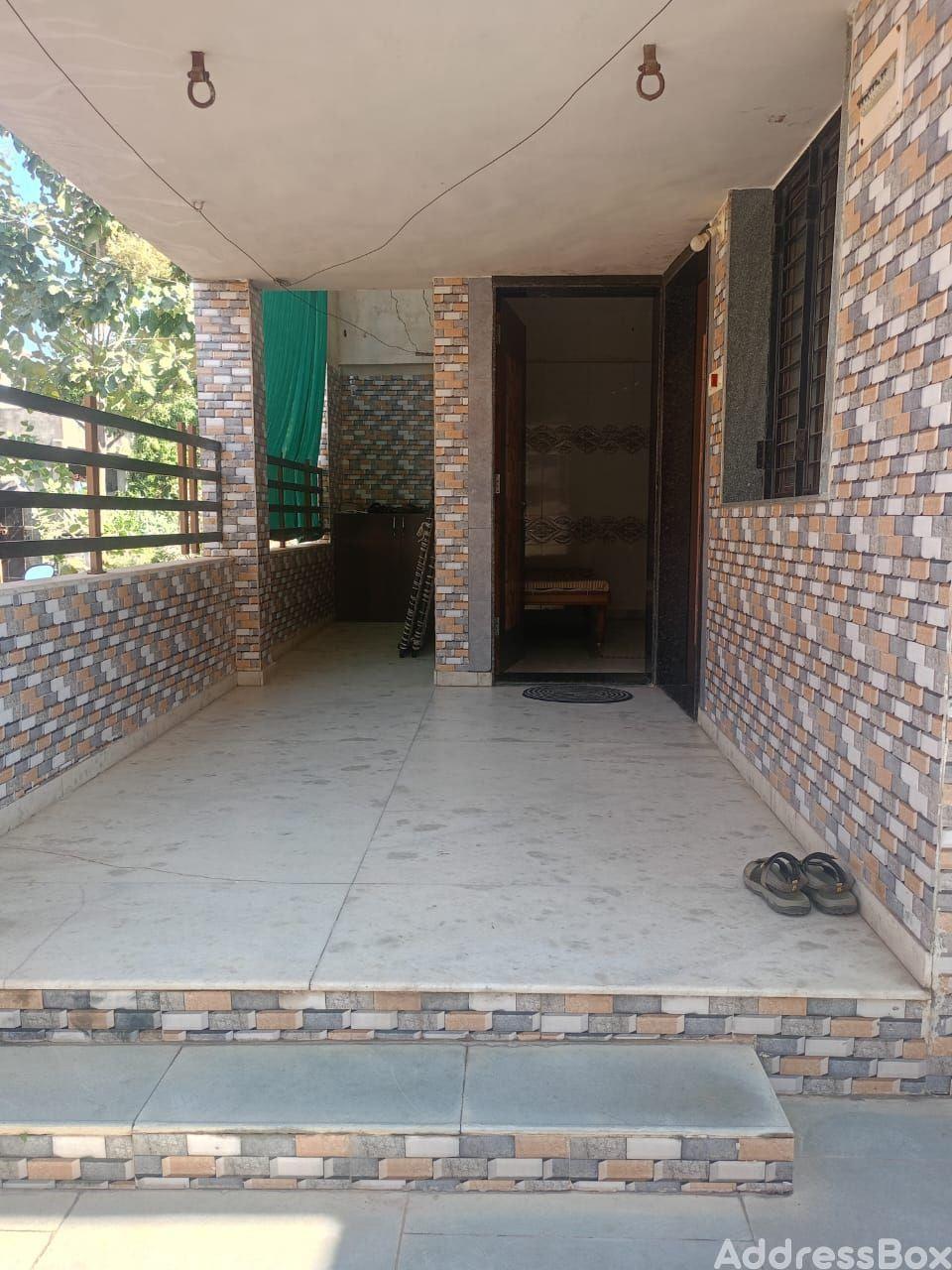 MURLIDHAR TENEMENT photo