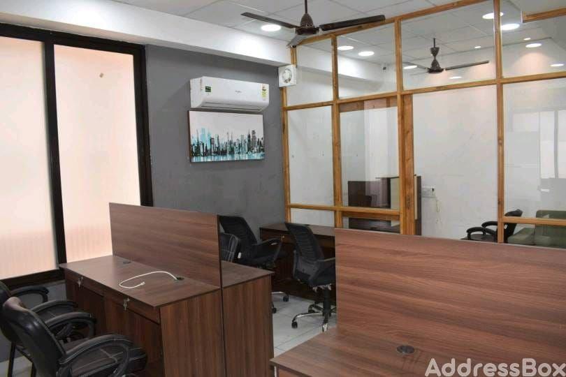 Hir Asha Square photo
