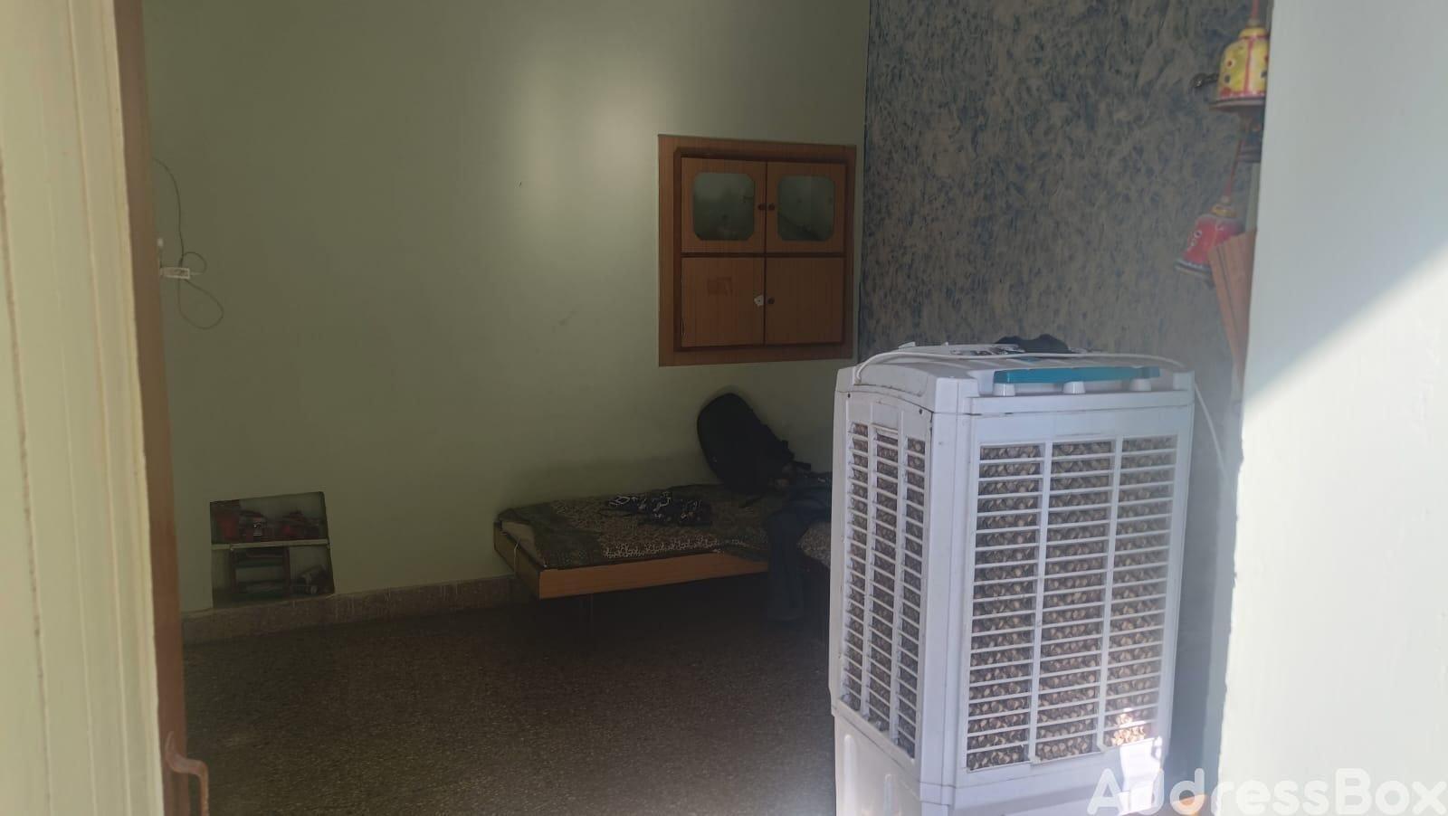 Janakpuri Flat photo