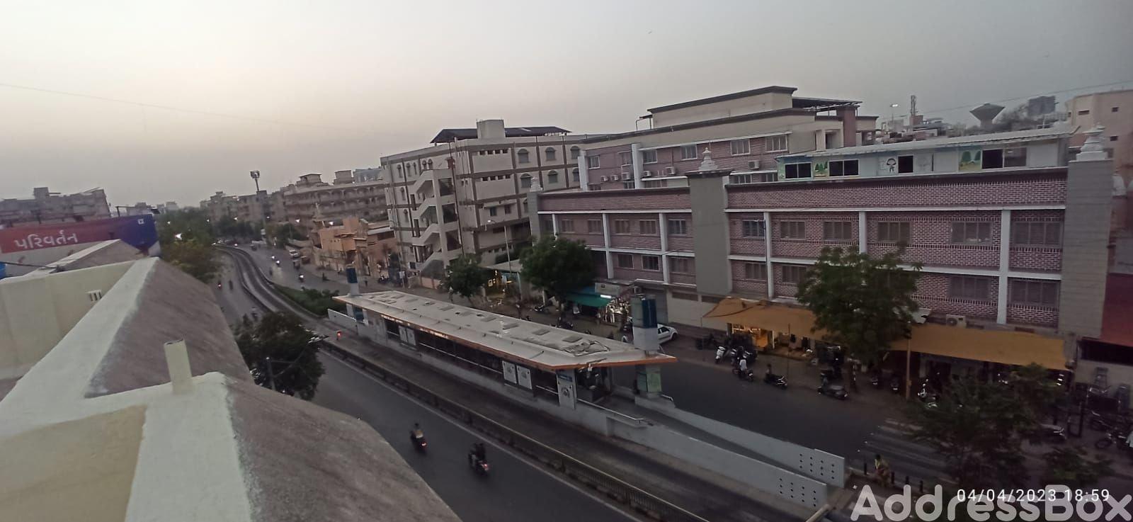 Yogeshwar Avenue photo