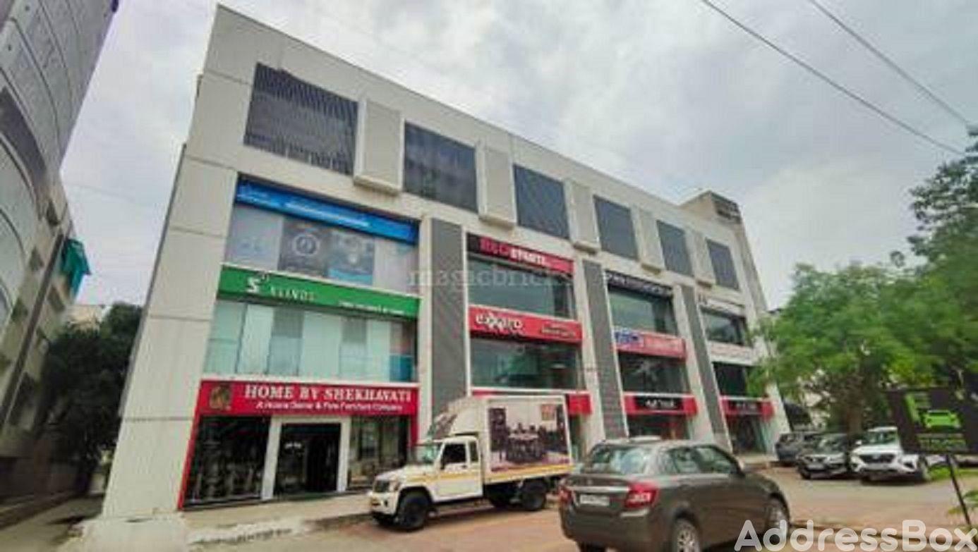 Sarthik Square photo