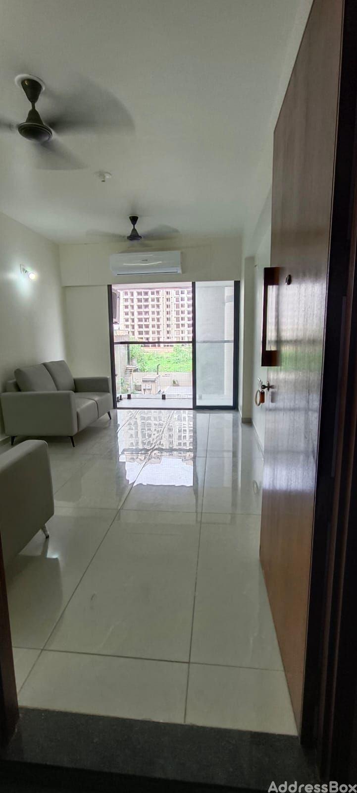 ELENZA GREENFIELD photo