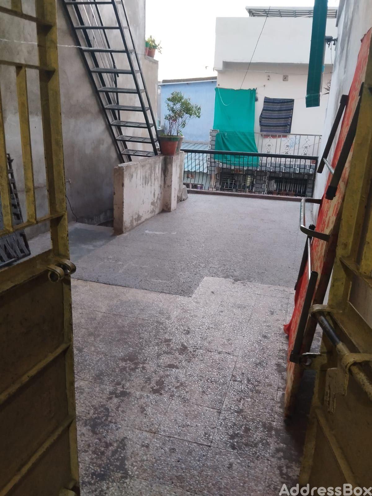 TENEMENT photo