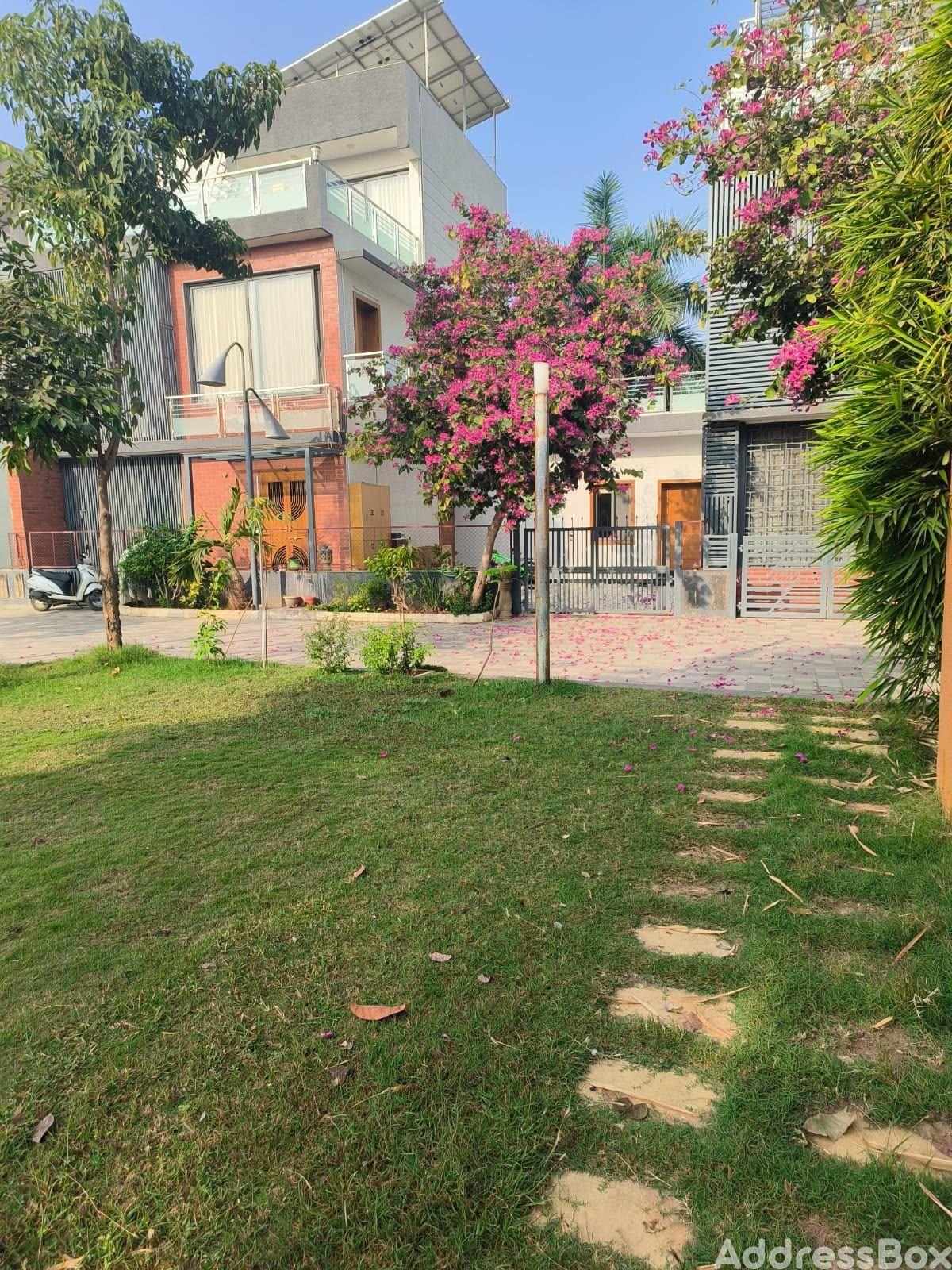 vinayak woodlands photo