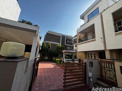 Properties for Sale in Sindhubhavan, Ahmedabad | sangini Bungalow