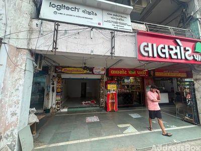 Commercial Shops for Rent in Amrajina Muvada, Ahmedabad | Infocity Super Mall 1