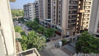 Flats / Apartments for Sale in Vaishno Devi Circle, Ahmedabad | Ganesh Platinum