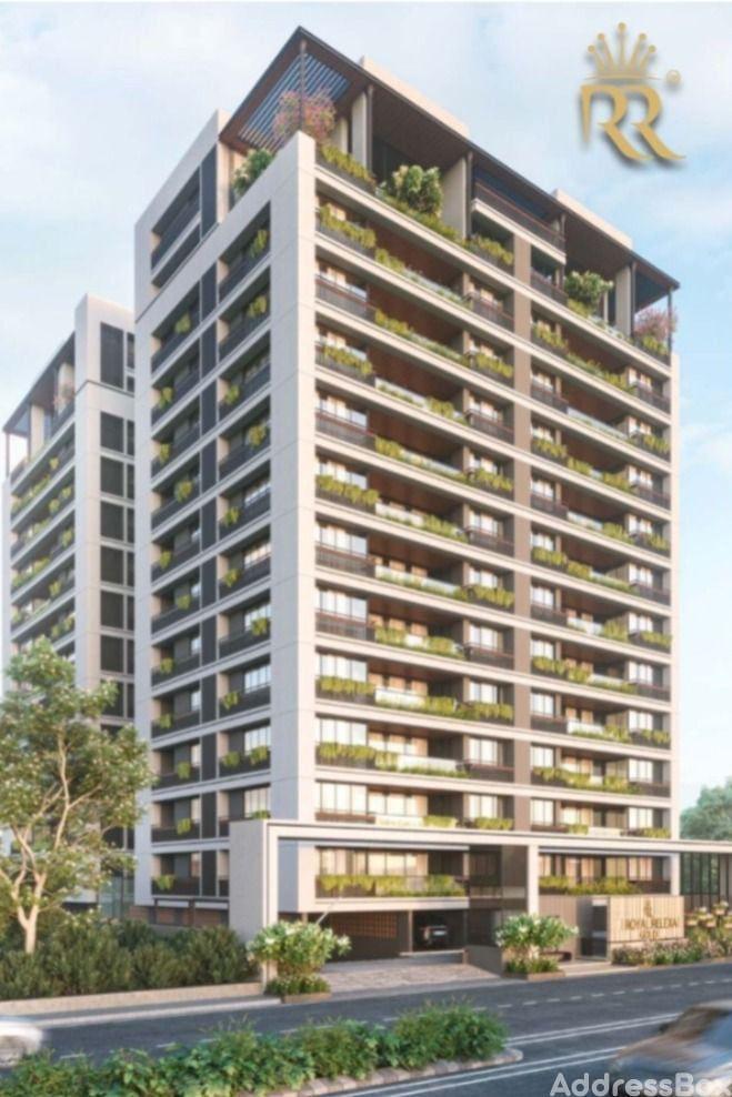 ROYAL RELEXA GOLD image ROYAL RELEXA GOLD Exterior