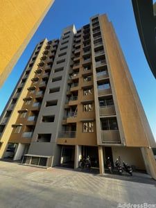 CRYSTAL HEIGHTS photo